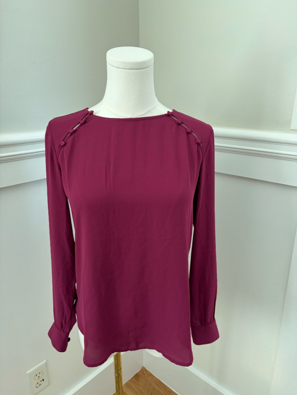 LOFT Burgundy Blouse Button Shoulder Detail Long Sleeve Size XS Petite